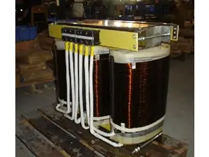 Three phase power transformer